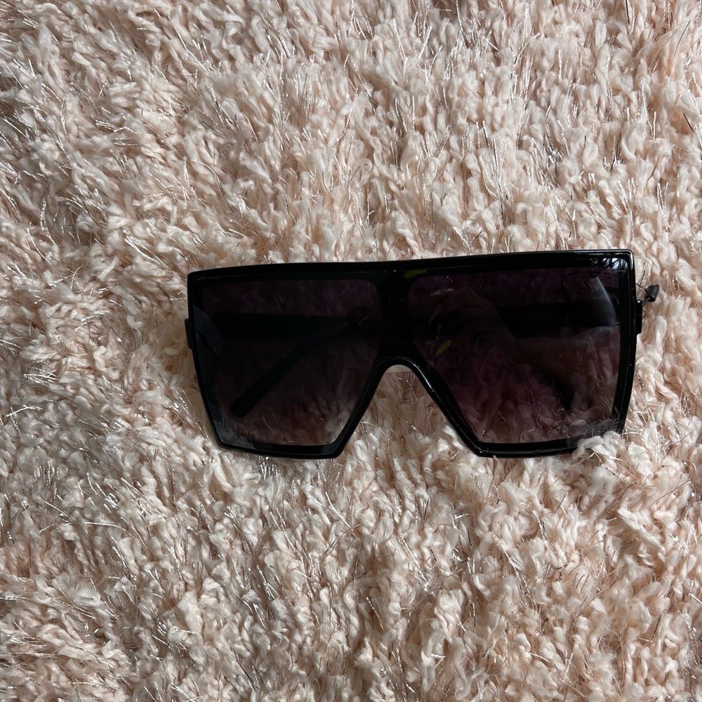 Bold Fashion Neutral Color Lens